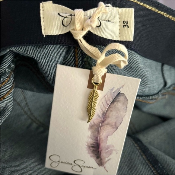 NWT Jessica Simpson Pull On Soft Sculpt Flare Jeans - Picture 2 of 3